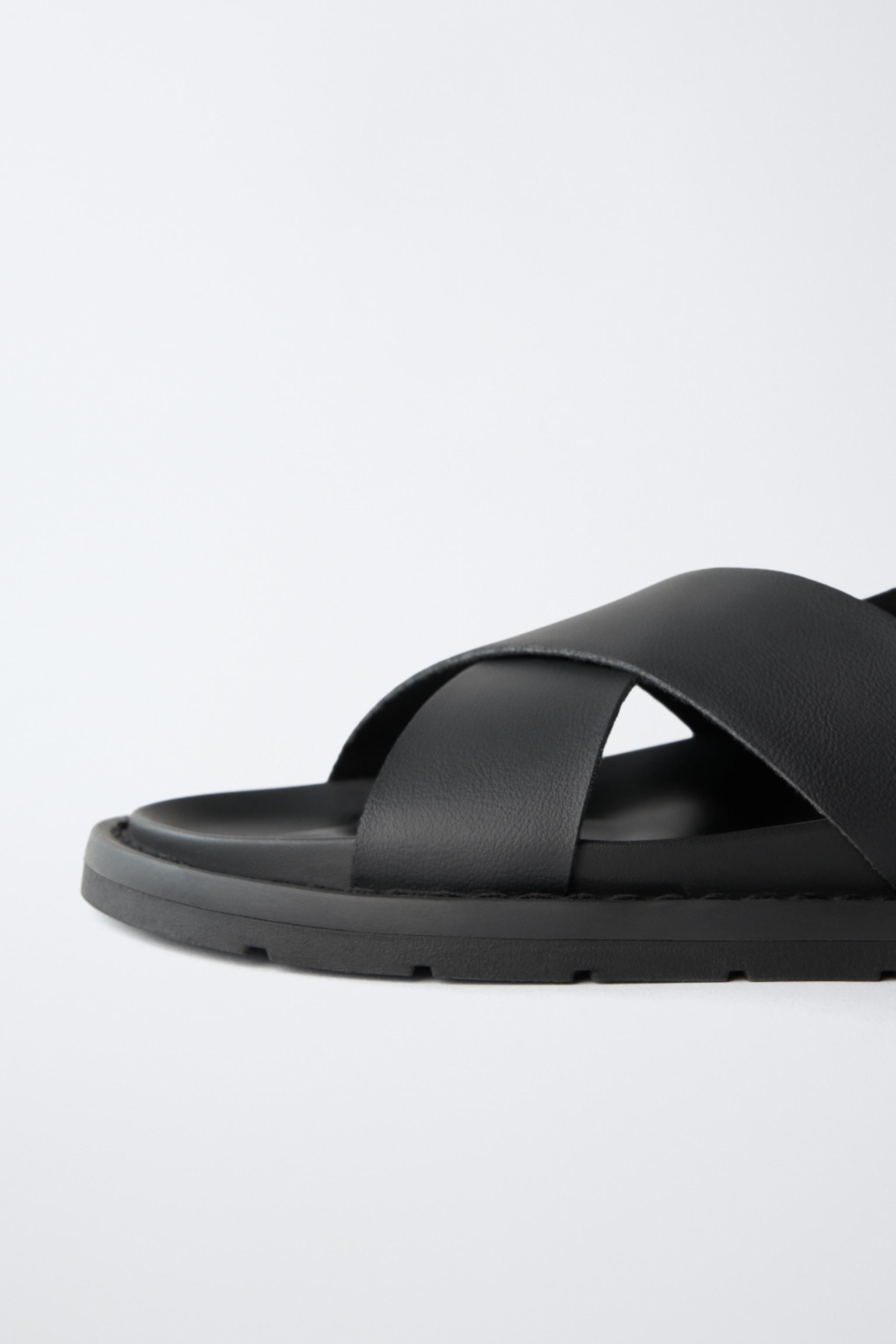CROSSED STRAP SANDALS